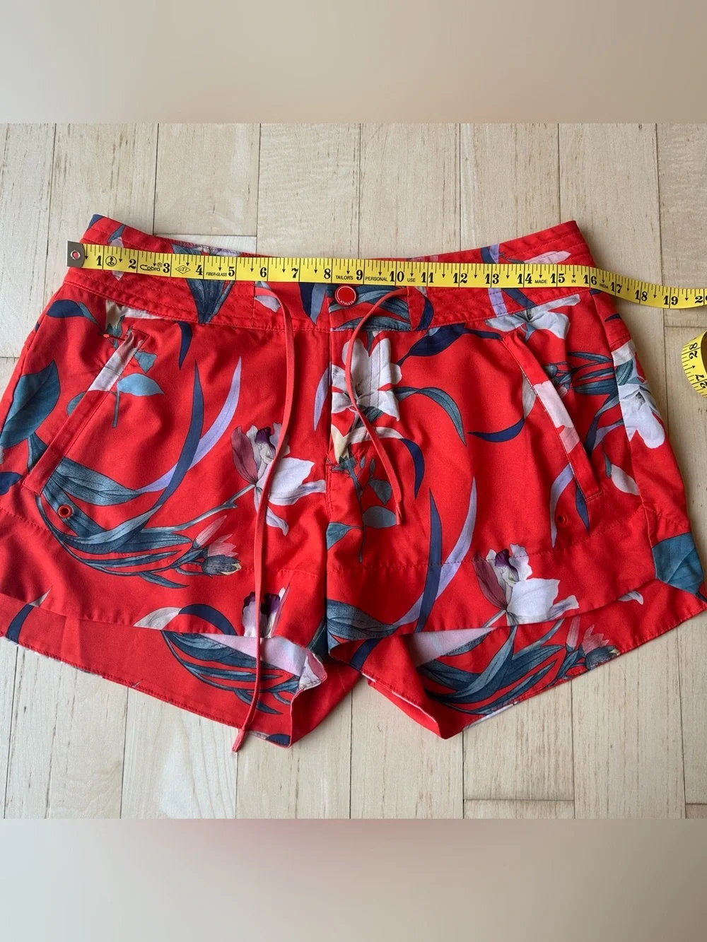 Athleta Women’s Coral Red Tropical Hudson Floral Board Swim Shorts Size 8